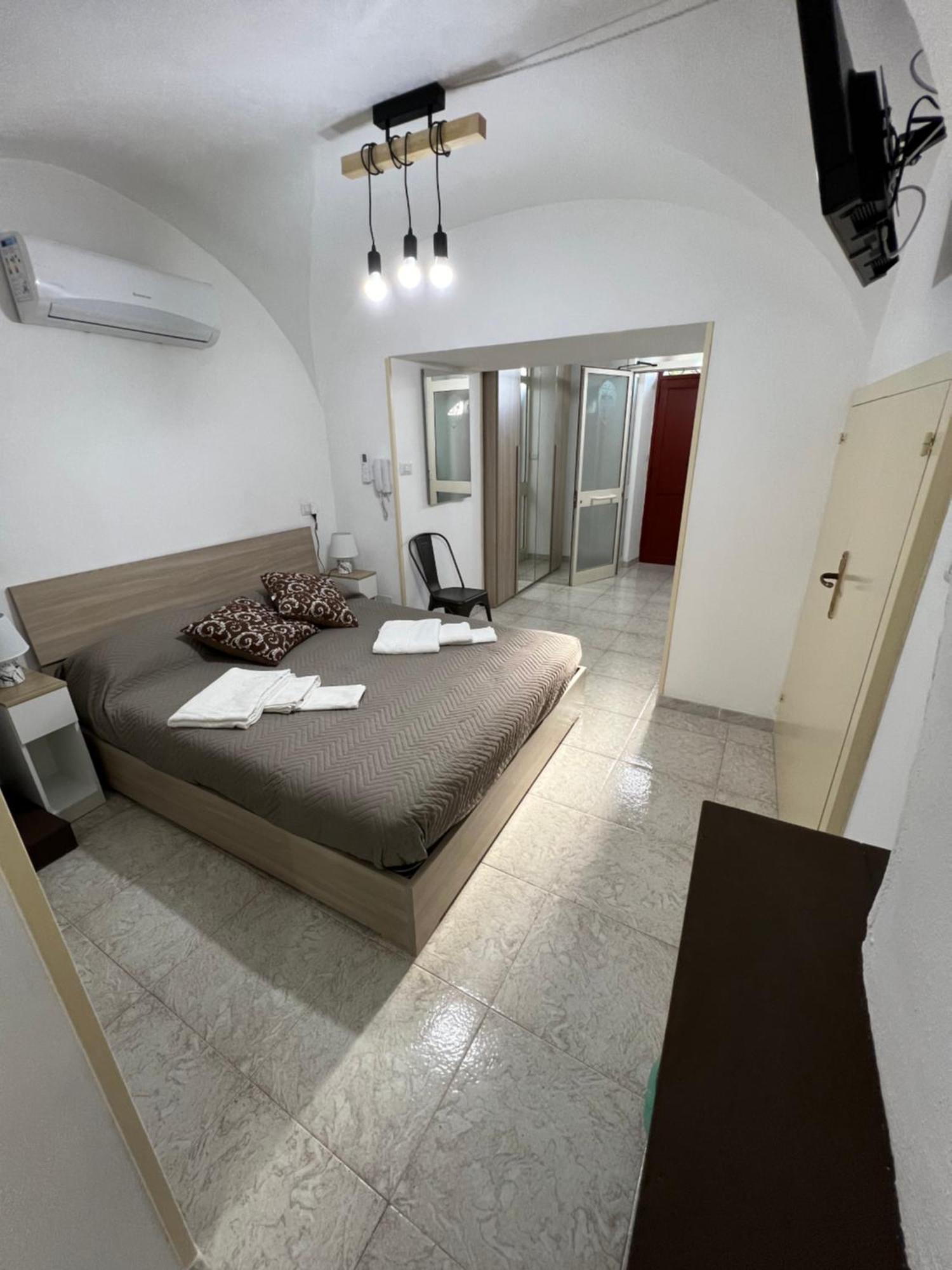 Station Rooms37 Sassari Luaran gambar