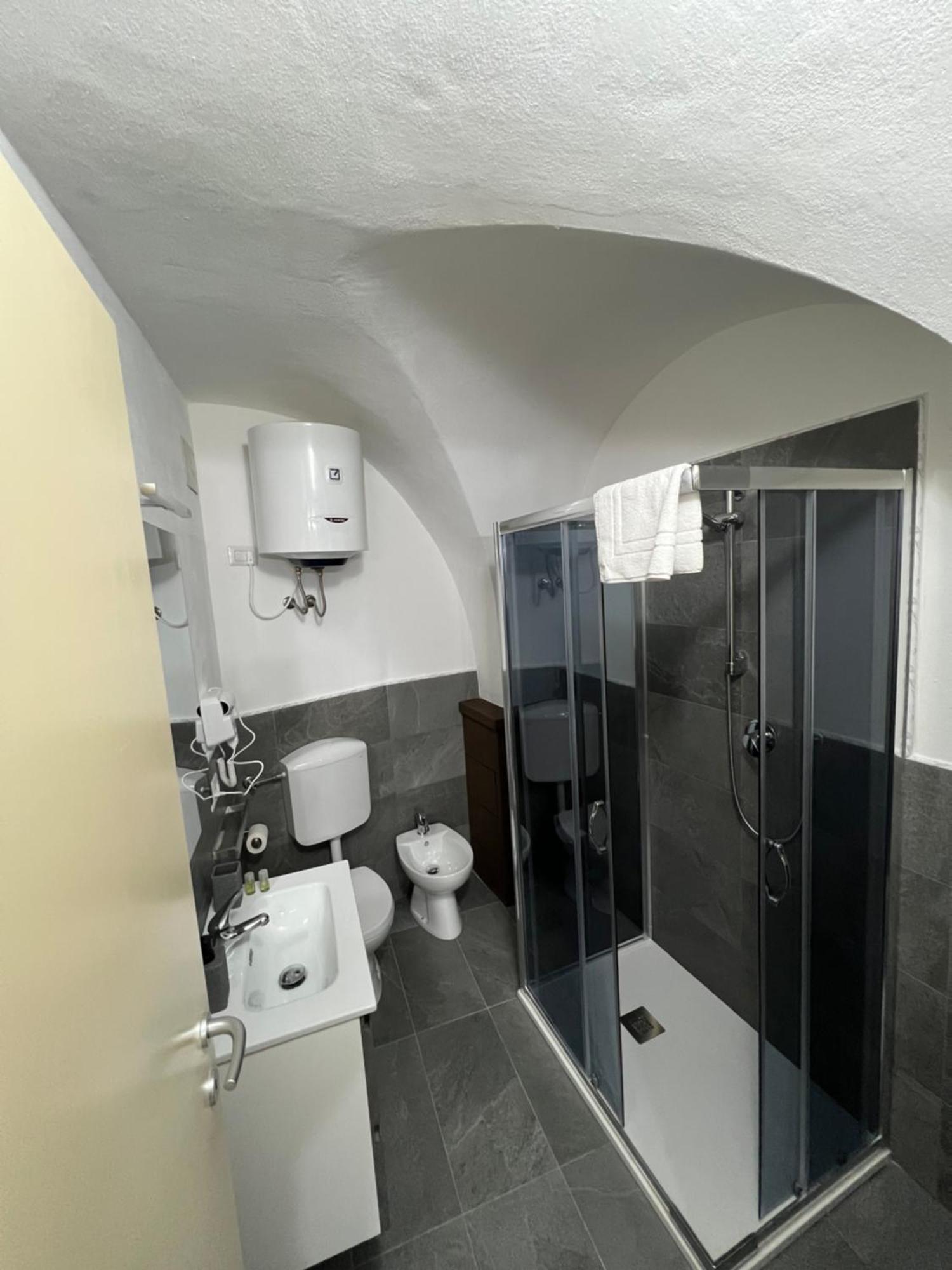 Station Rooms37 Sassari Luaran gambar