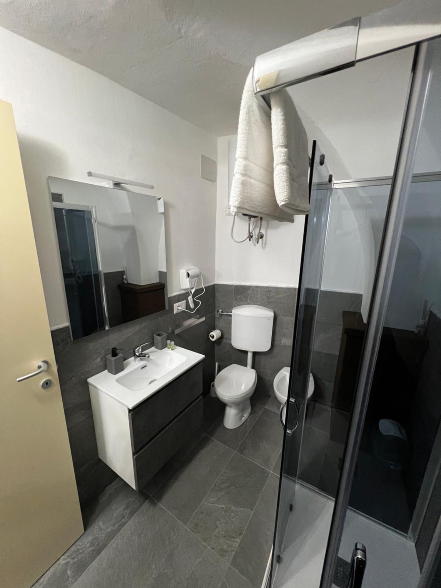 Station Rooms37 Sassari Luaran gambar